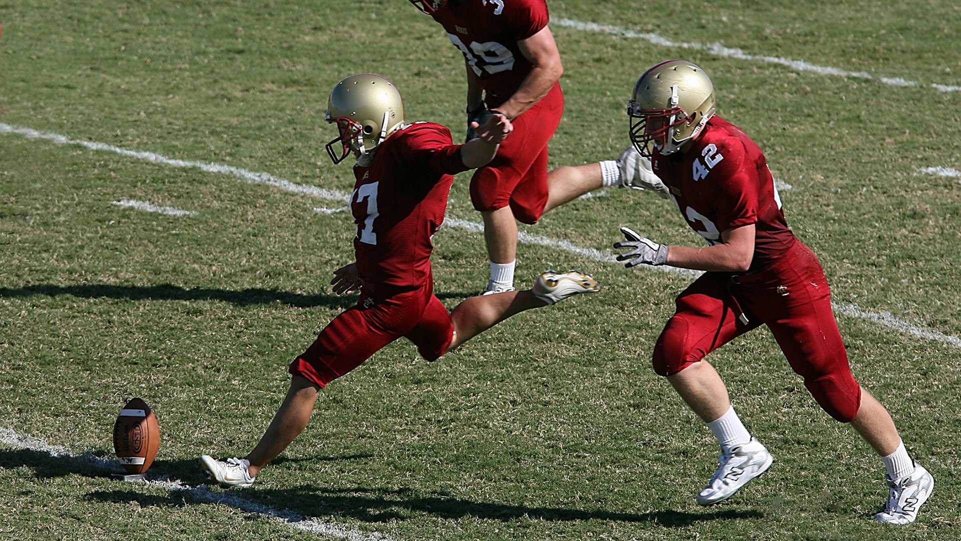 校园足球联合高校体育系开展研究型训练课程，高校足球开展现状研究